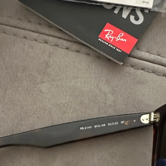 Ray-Ban Classic Black Sunglasses Case